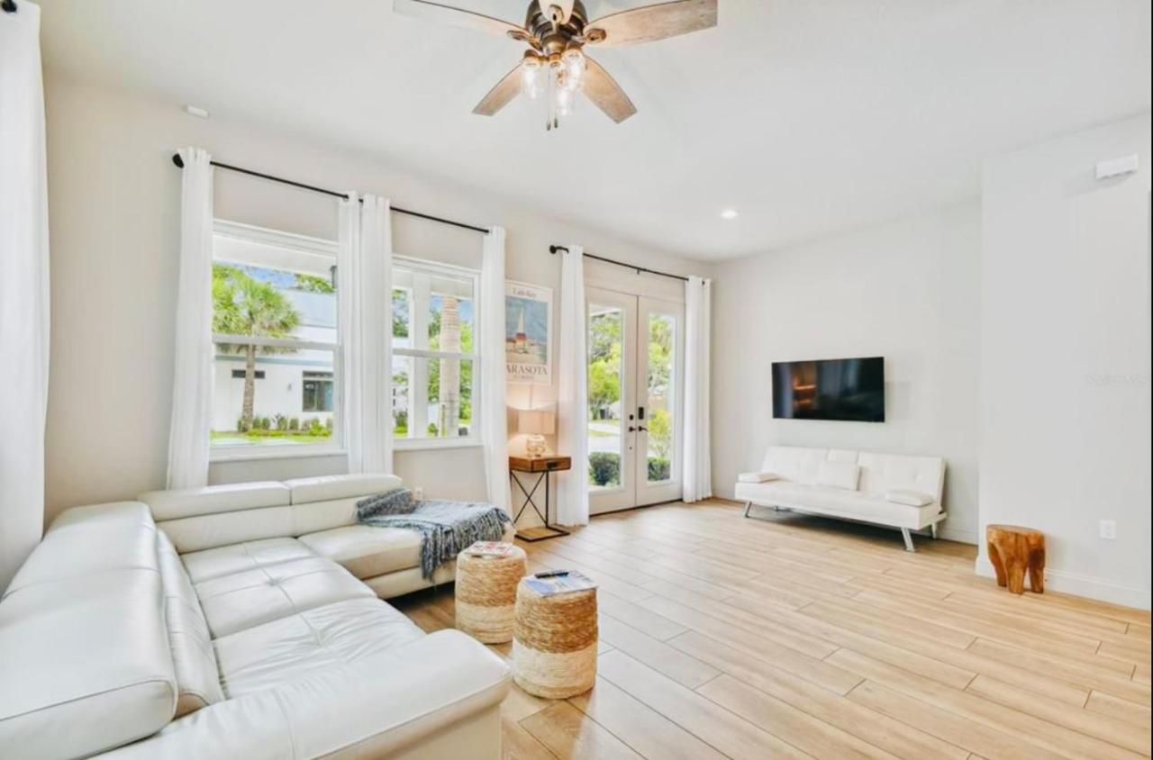 Beach-Town Pet-Friendly Downtown Home @ 10 Acre Park-629 Sarasota Luaran gambar