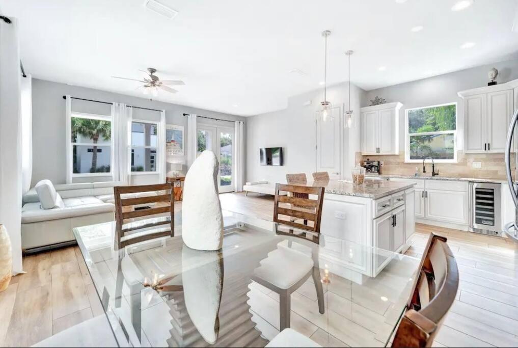 Beach-Town Pet-Friendly Downtown Home @ 10 Acre Park-629 Sarasota Luaran gambar